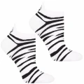 Białe stopki damskie Moraj z pasami inspirowane wzorem zebra