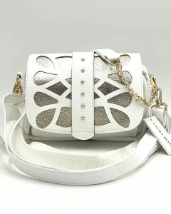 Laura Biaggi damska torebka listonoszka biała ażurowa ze złotymi dodatkami