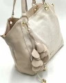 Laura Biaggi shopper bag jasny beż – widok z boku w fasonie rozpiętym