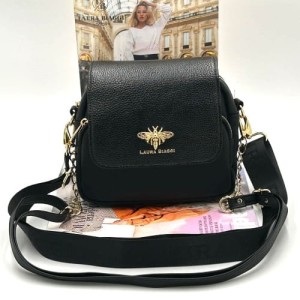 Laura Biaggi torebka listonoszka z pszczółką czarna – elegancka i stylowa