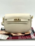 Massimo Contti Damska Torebka Skórzana Mała Jasnobeżowa – Elegancja i Styl