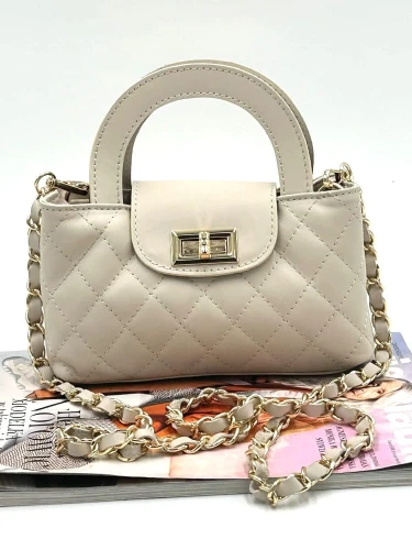 Beżowa torebka Massimo Contti przód, pikowana, złoty zamek