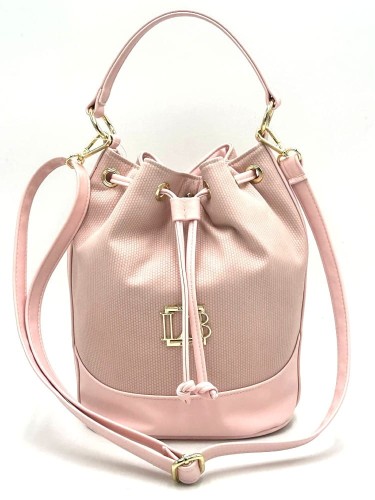 Jasnoróżowa torebka worek Laura Biaggi – przód z uchwytem i dopiętym regulowanym paskiem do noszenia na ramieniu